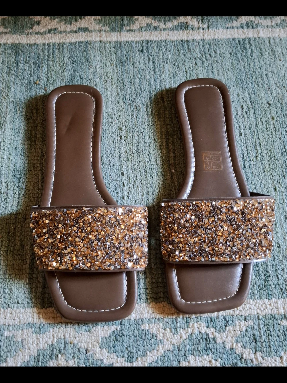 The Unbranded Brand elegant brown